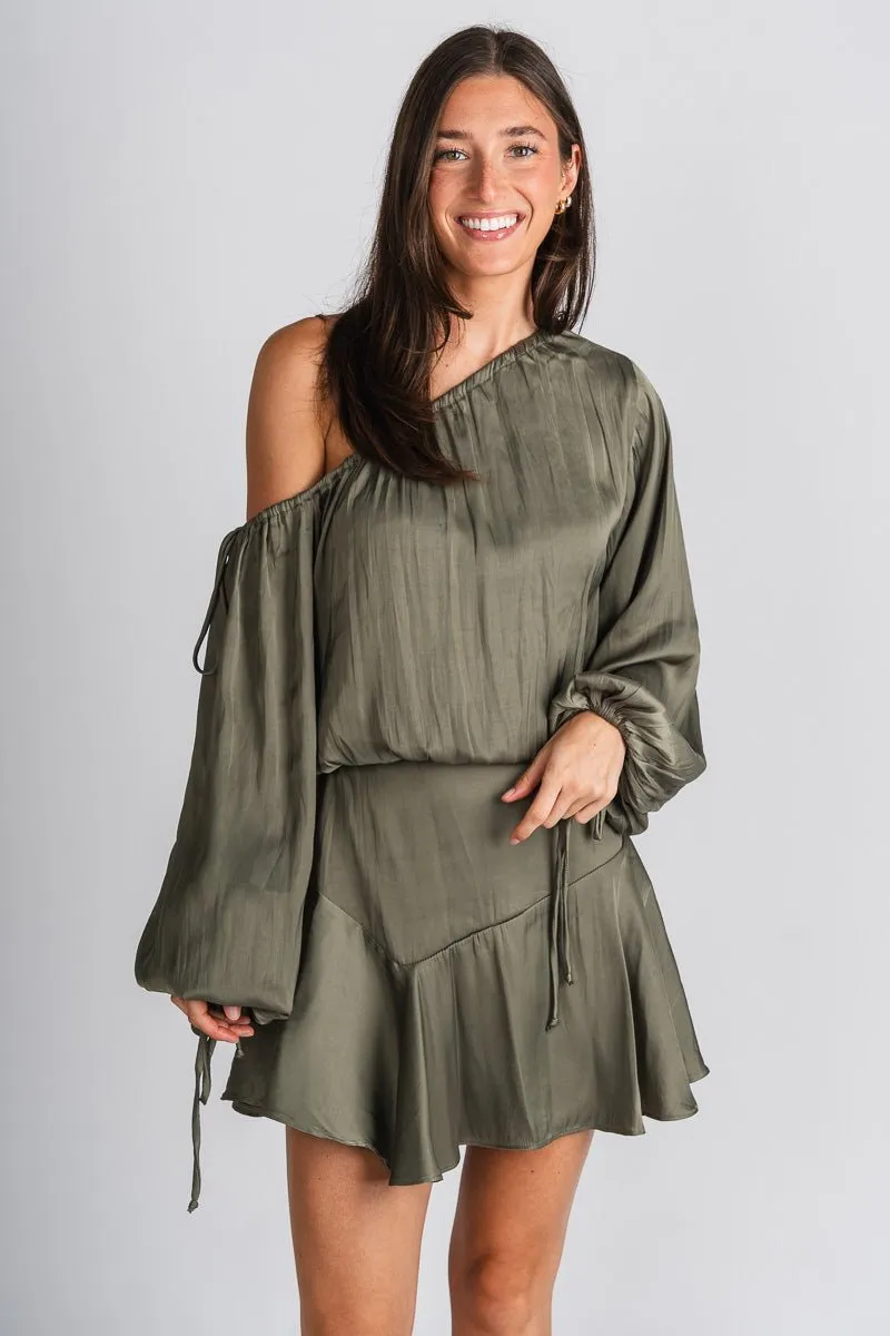 Flirt on off shoulder dress olive