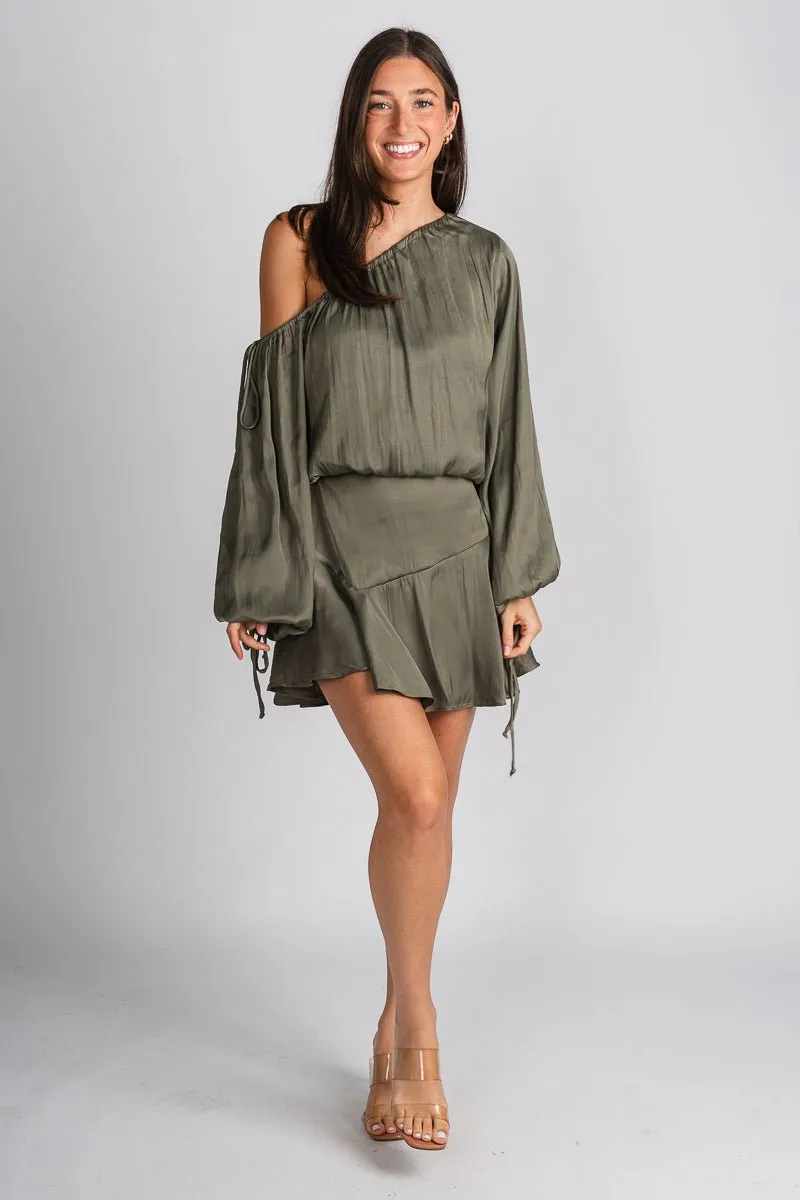Flirt on off shoulder dress olive