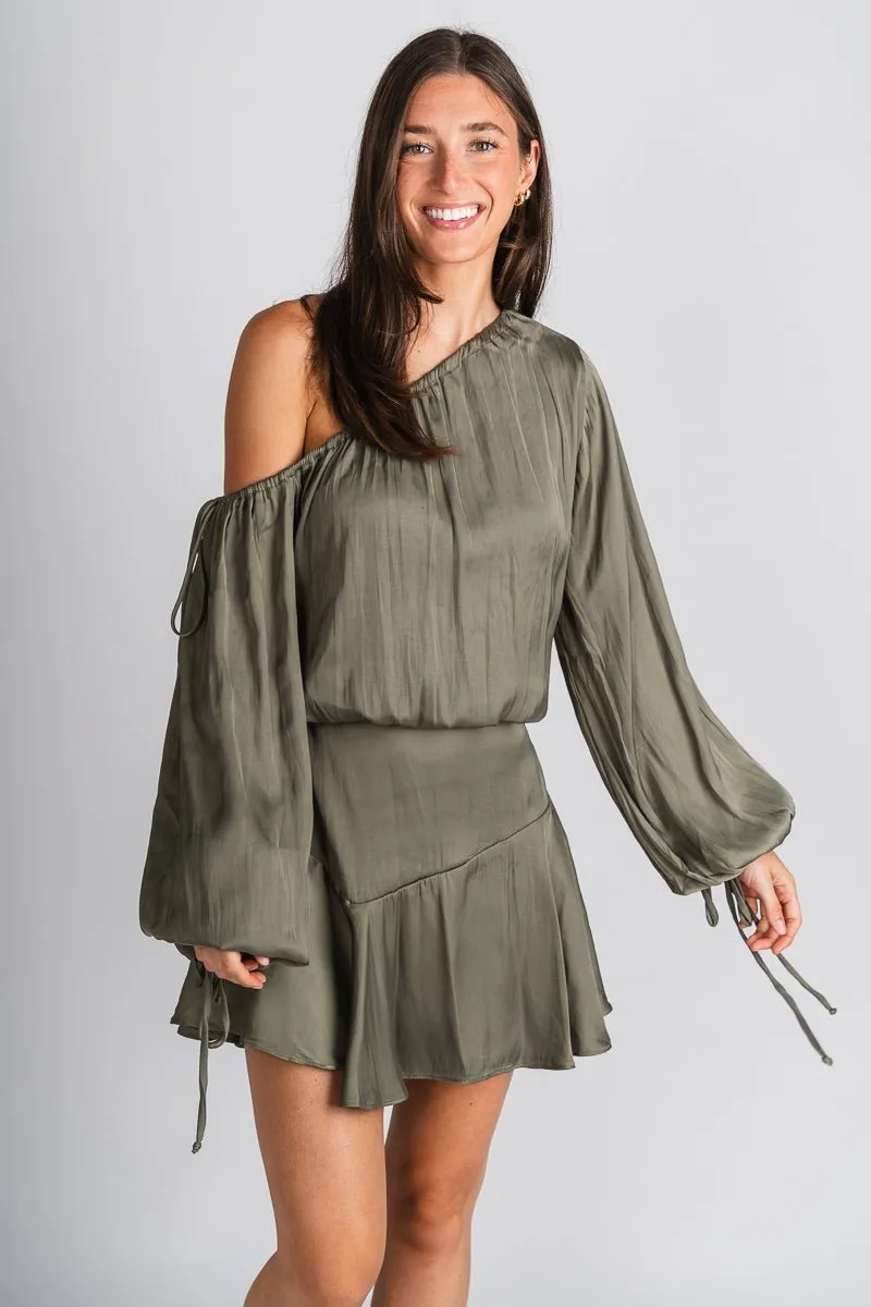 Flirt on off shoulder dress olive
