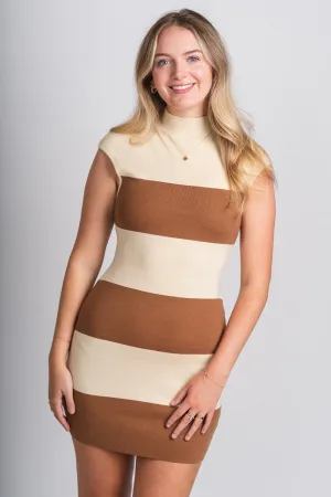 Mock neck sweater dress cream/brown