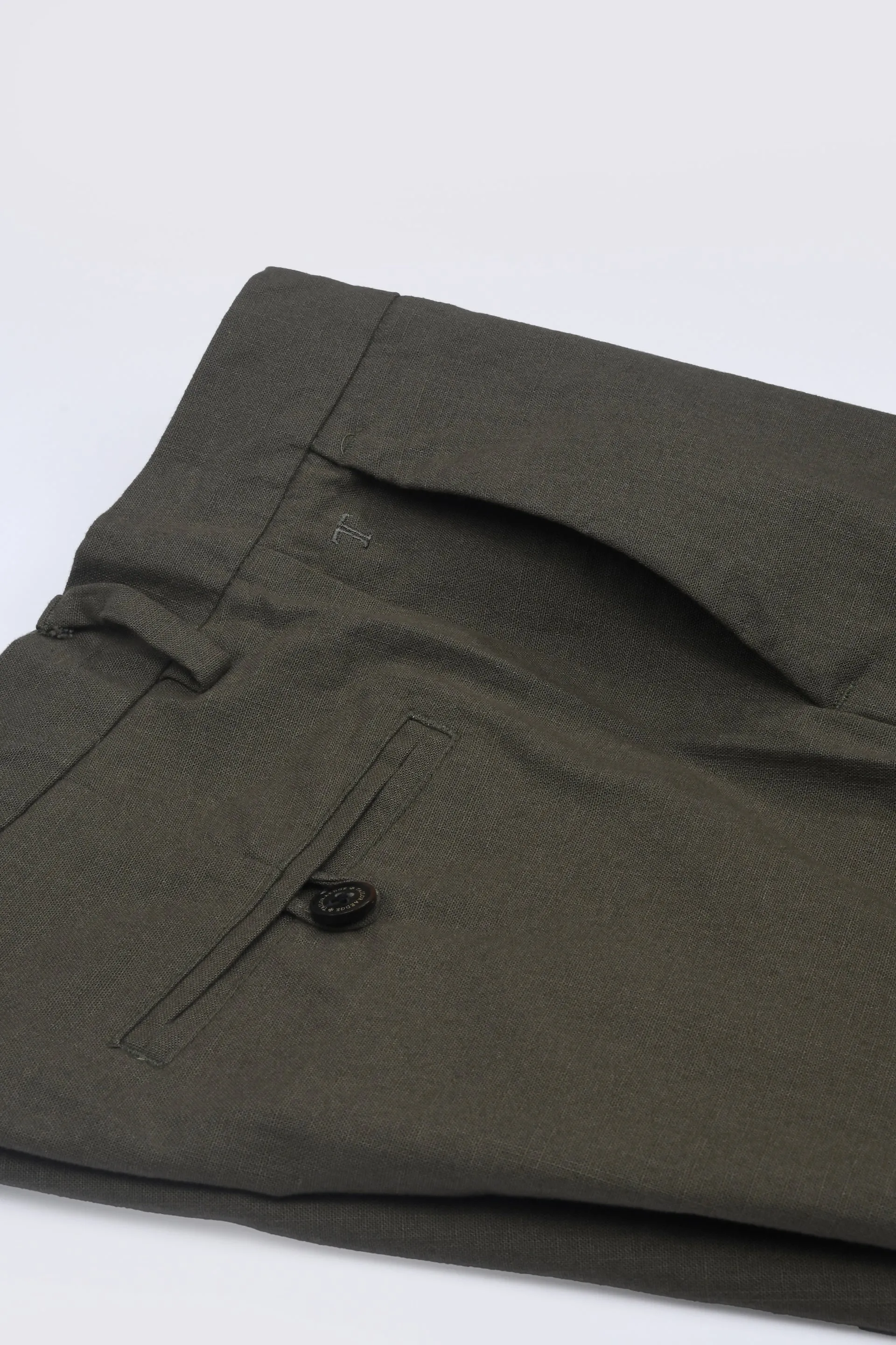 TIMELESS COTTON CHINOS- LINEN FEELS IN PINE OLIVE