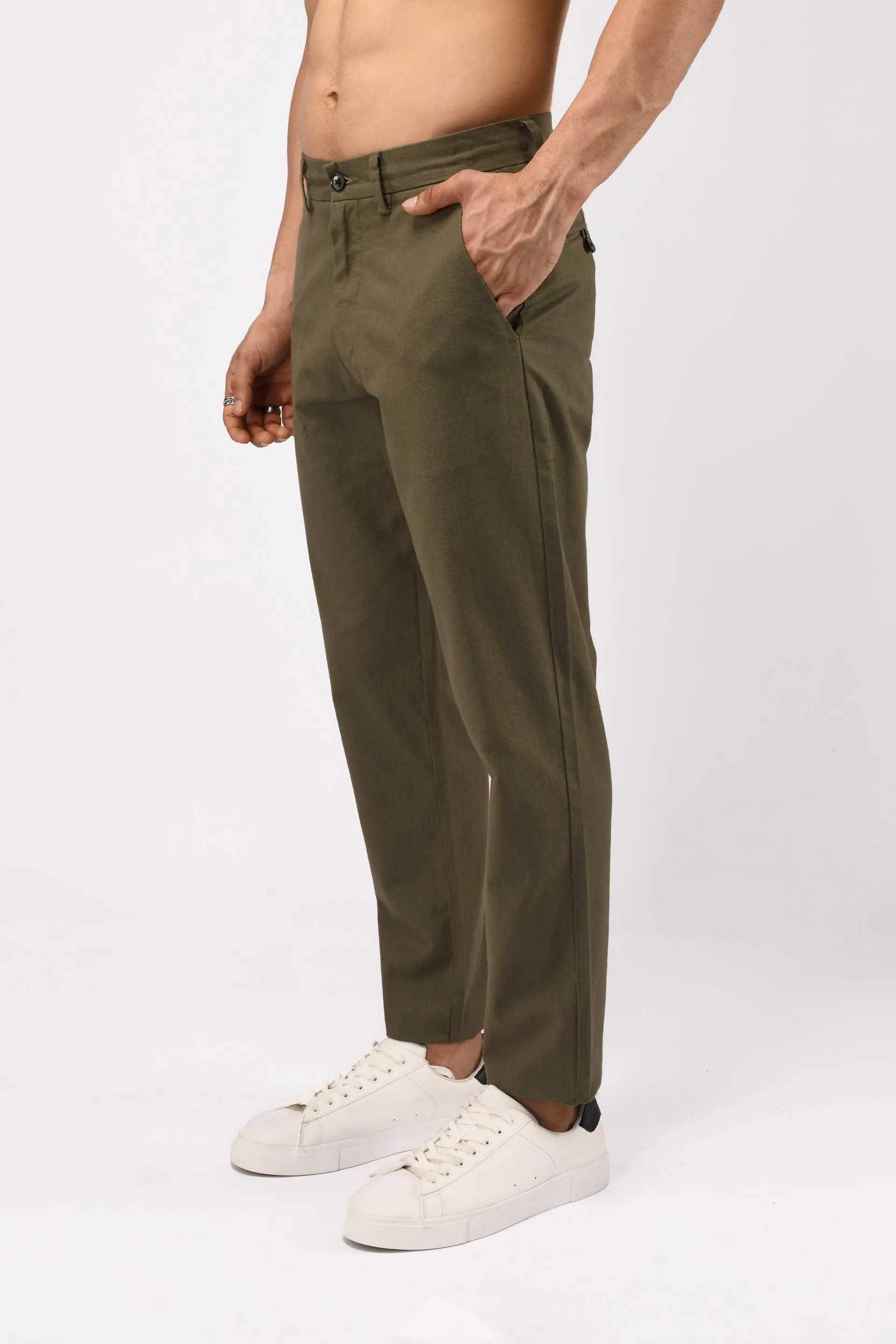 TIMELESS COTTON CHINOS- LINEN FEELS IN PINE OLIVE