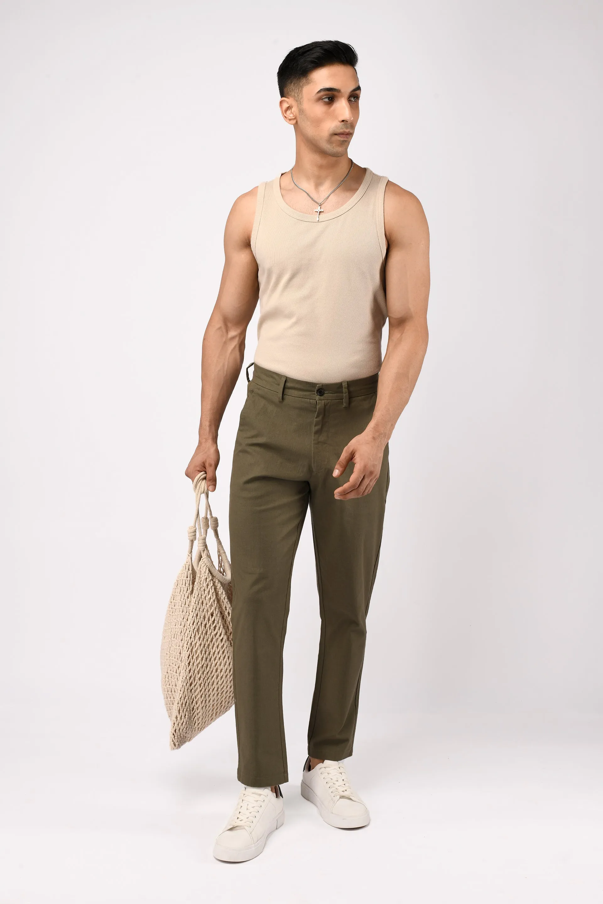 TIMELESS COTTON CHINOS- LINEN FEELS IN PINE OLIVE